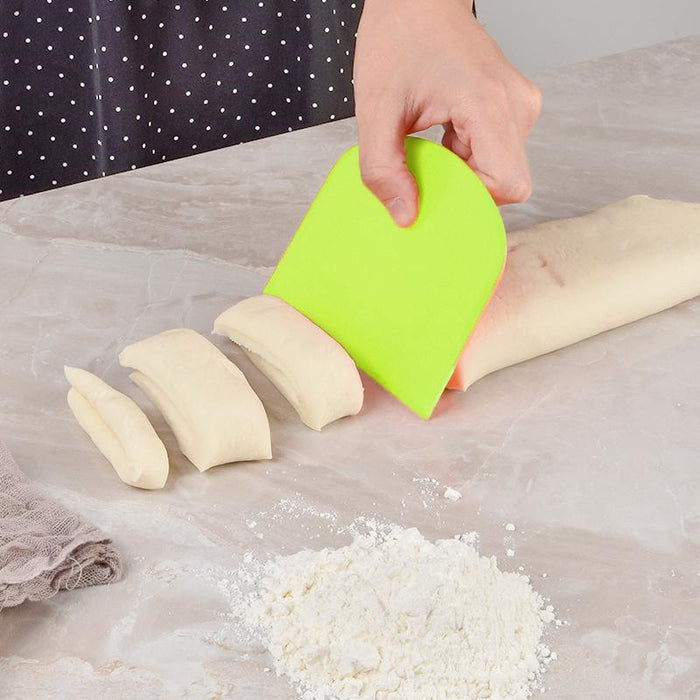 2Pcs Dough Scraper Scraper Cutter for Pizza Pastry Bread Cake Fondant Cutting